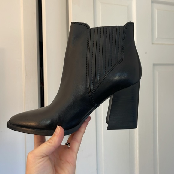 LIKE NEW Marc Fisher Boots - Picture 1 of 7